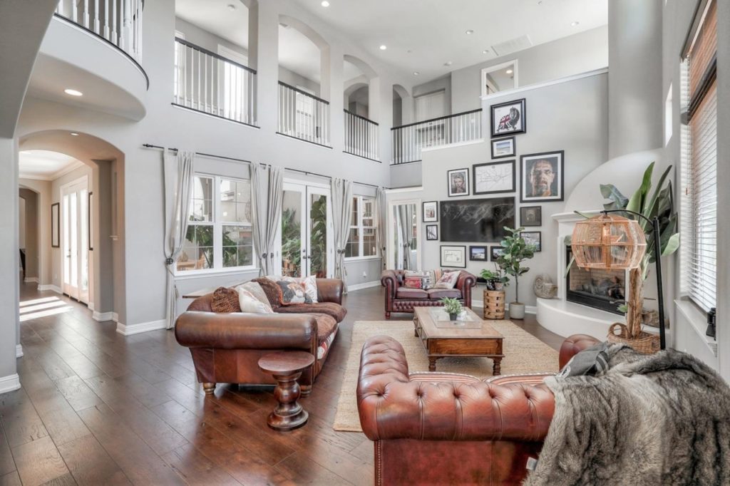 HDR real estate photography – Luxury Condo — ML81761617